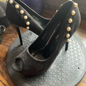 Elegant Black Peep-Toe Heels with Pearl Accents